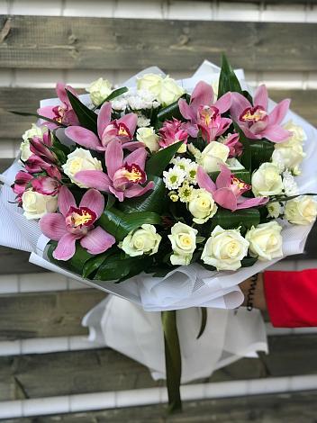 Букет цветов из: Розы и Хризантемы в Качуге