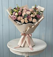 Букет цветов из:  Розы и Лизиантусы в Качуге