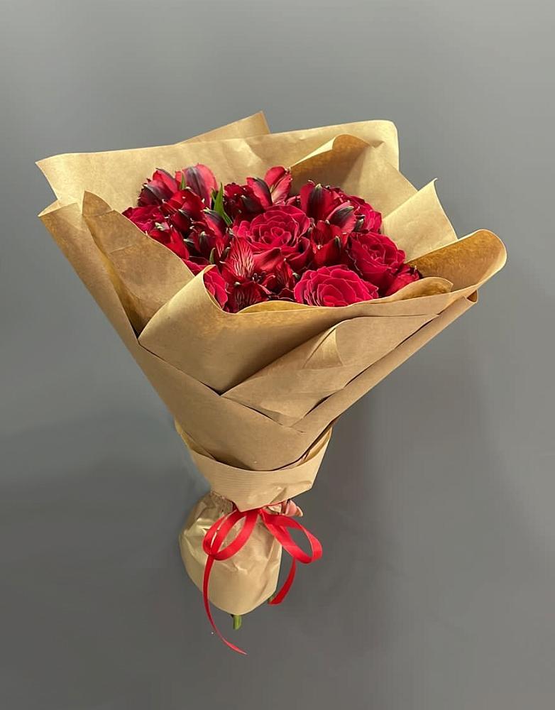 Букет цветов из: Альстромерии и Розы в Качуге