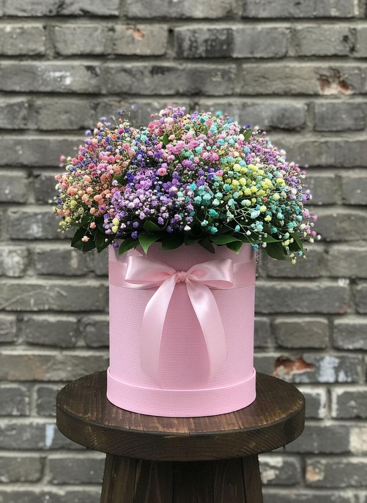 Цветочная композиция из Гипсофила и Розы в шляпной коробке в Качуге