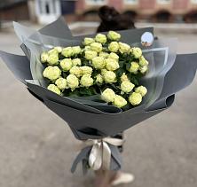 Букет Белые кустовые розы Солинеро в Качуге