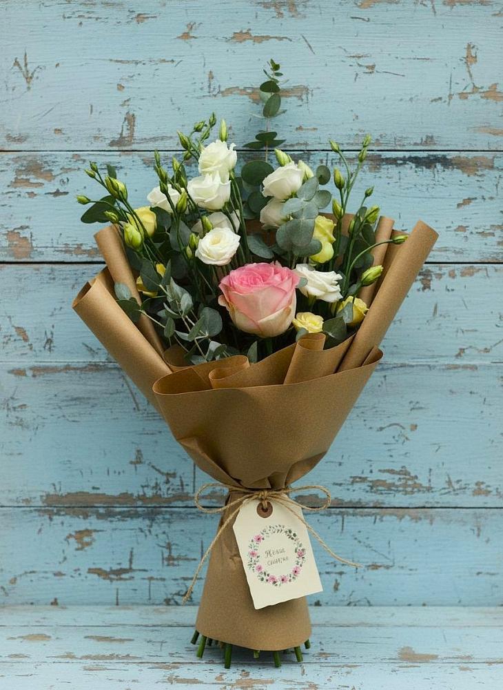 Букет цветов из: Розы и Лизиантусы в Качуге