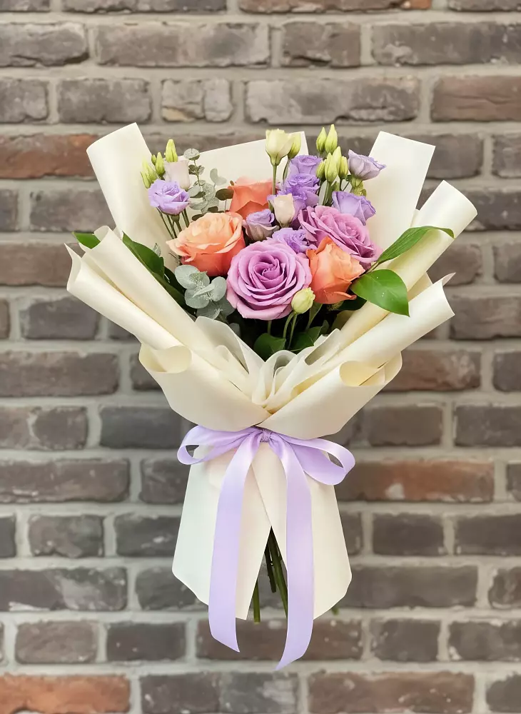 Букет цветов из: Лизиантусы и Розы в Качуге