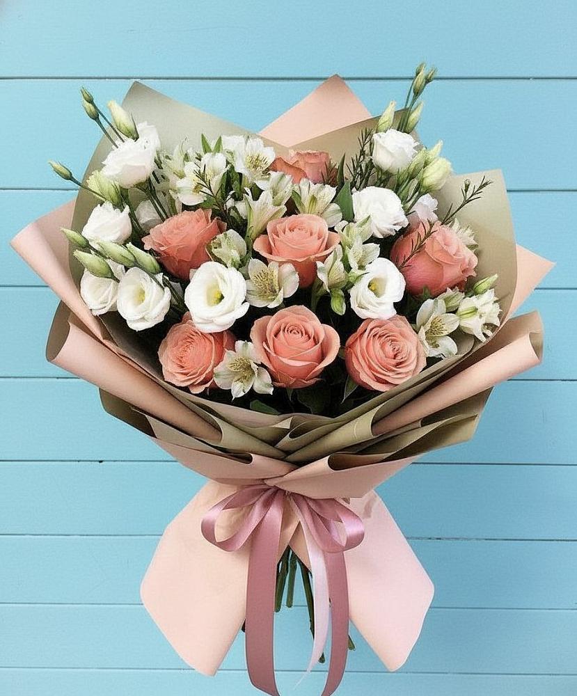 Букет цветов из: Розы, Альстромерии и Лизиантусы в Качуге