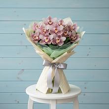 Букет цветов из:  Орхидеи и Розы #REPLACE_PRED# Качуге