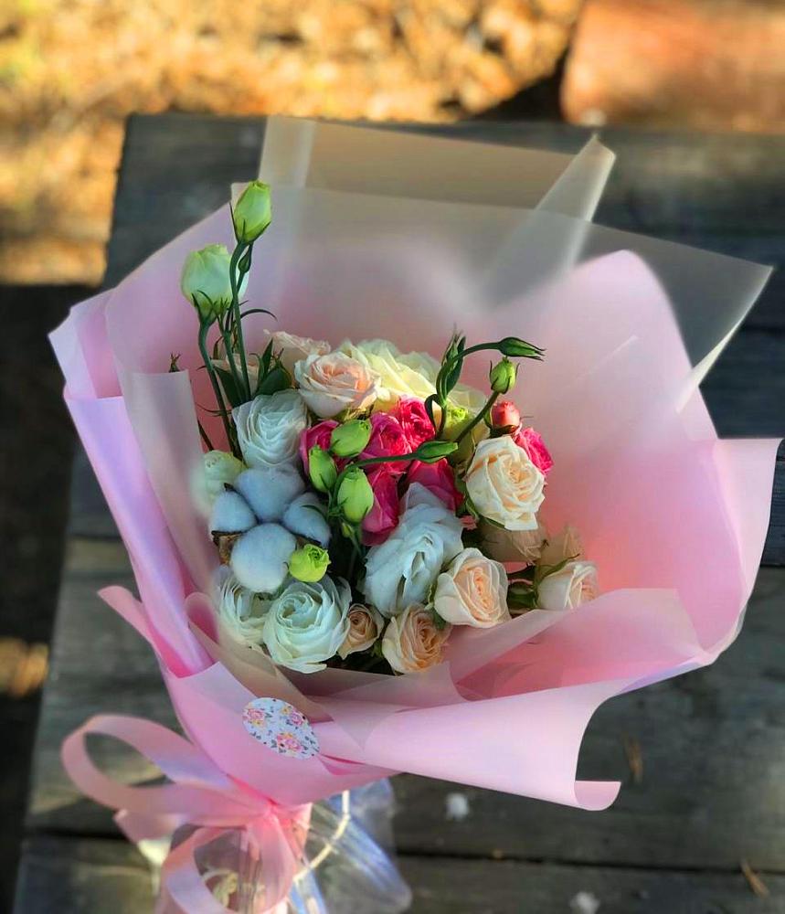 Букет цветов из: Розы и Лизиантусы в Качуге