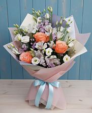 Букет цветов из:  Лизиантусы, Розы, Альстромерии и Гипсофила в Качуге