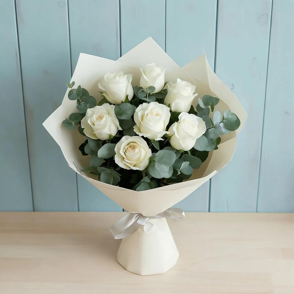 Букет Белые розы в Эвкалипте в Качуге