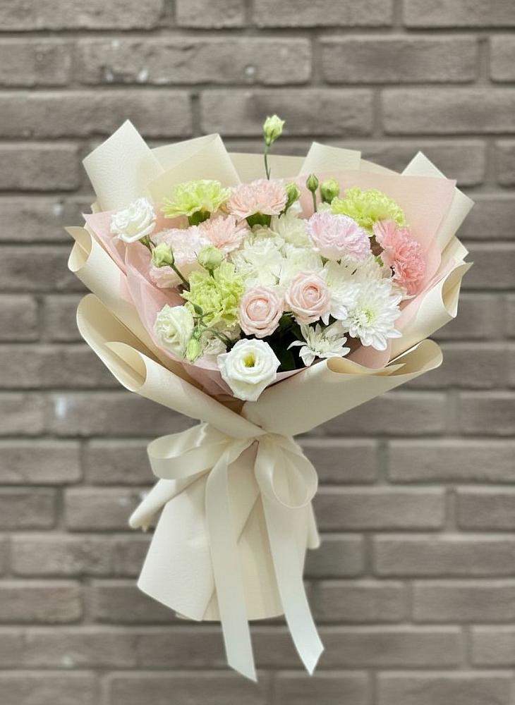 Букет цветов из: Гвоздики, Розы, Лизиантусы и Хризантемы в Качуге