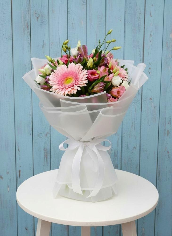 Букет цветов из: Герберы, Альстромерии и Лизиантусы в Качуге