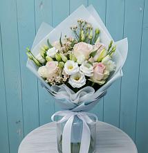 Букет цветов из:  Розы и Лизиантусы в Качуге