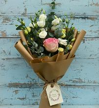 Букет цветов из:  Розы и Лизиантусы в Качуге