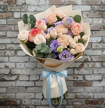 Букет цветов из:  Розы, Лизиантусы и Гвоздики в Качуге